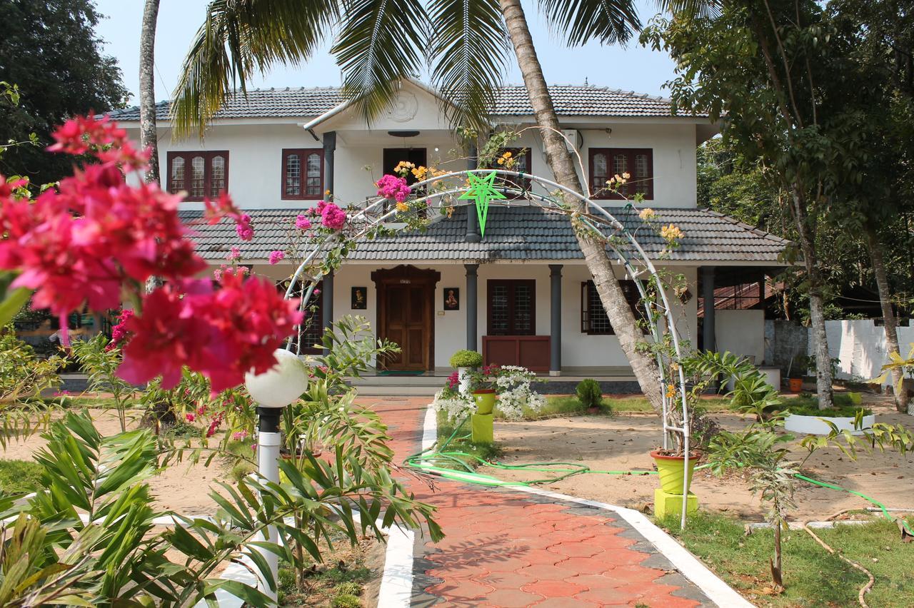 Апартаменты Marari Peterland Alappuzha Экстерьер фото